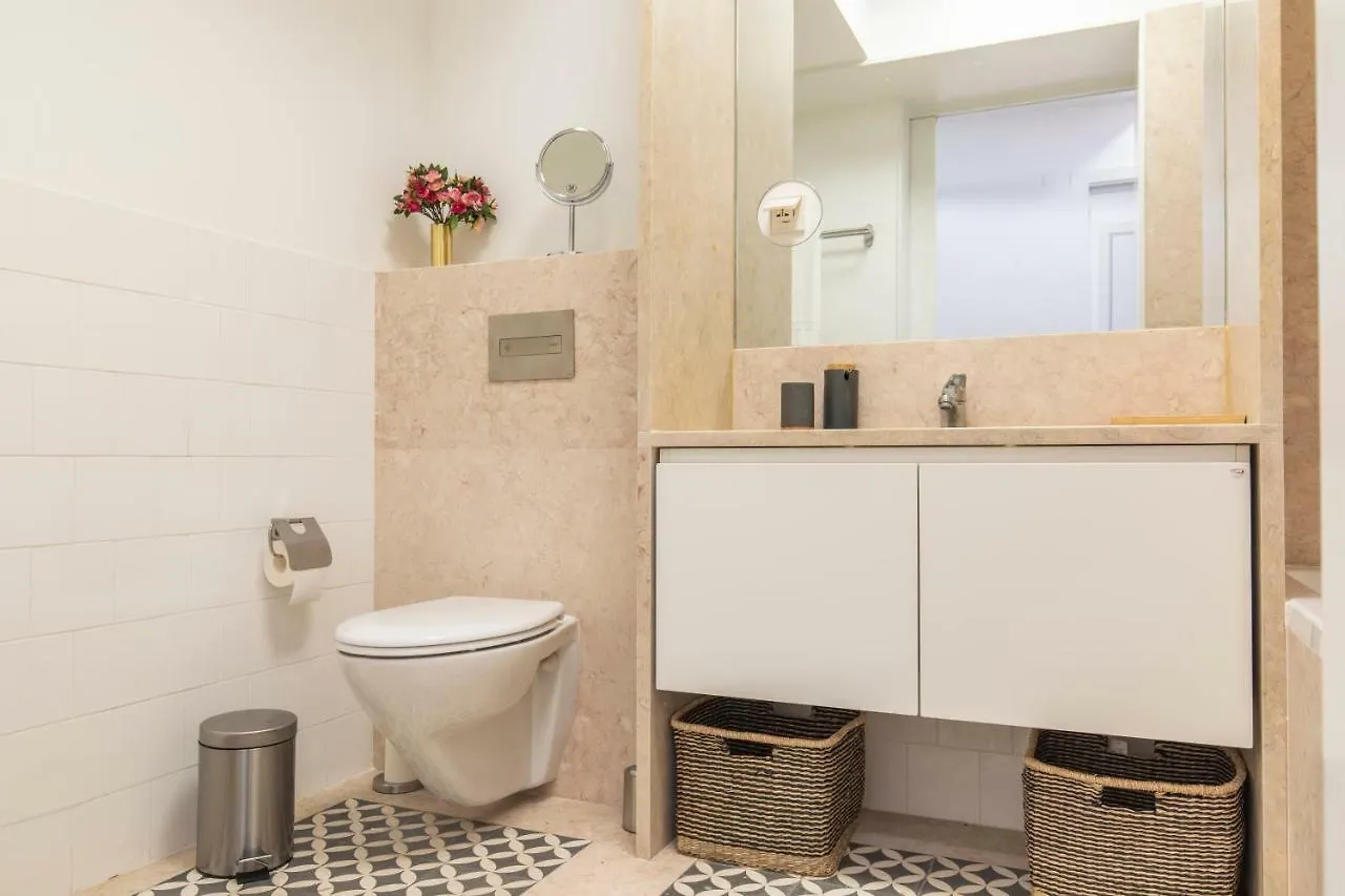 Trendy & Classic 2Bedroom Apartment Lisbon
