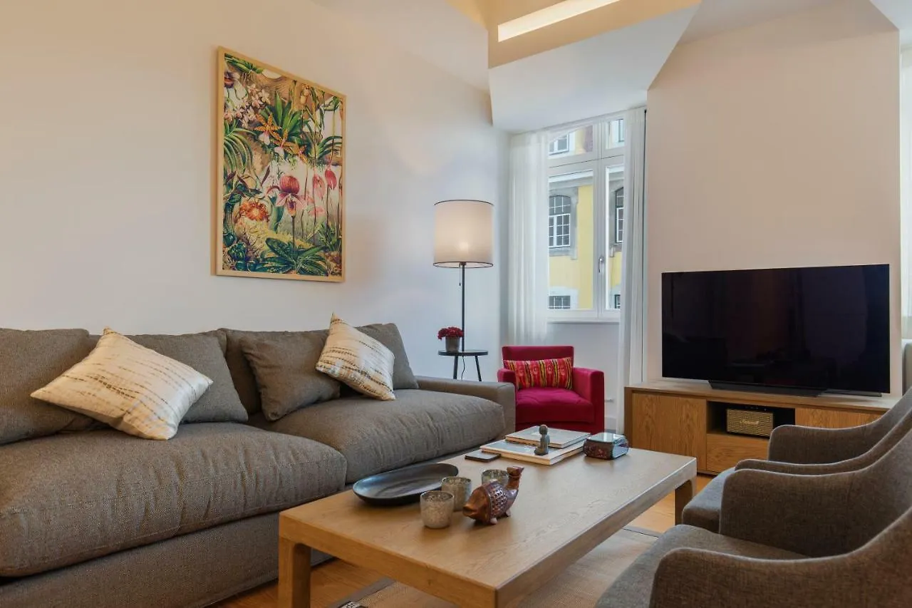 Trendy & Classic 2Bedroom Apartment Lisbon Portugal