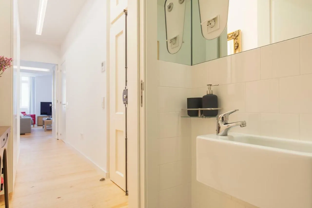 Trendy & Classic 2Bedroom Apartment Lisbon