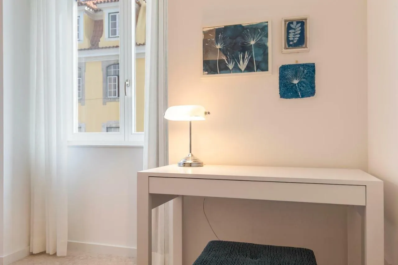 Trendy & Classic 2Bedroom Apartment Lisbon Portugal