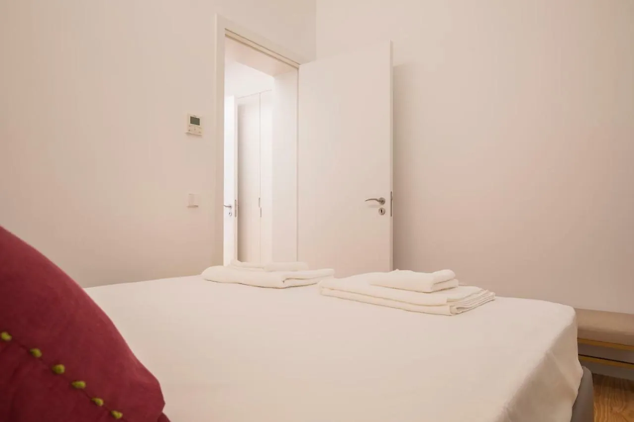 Trendy & Classic 2Bedroom Apartment Lisbon