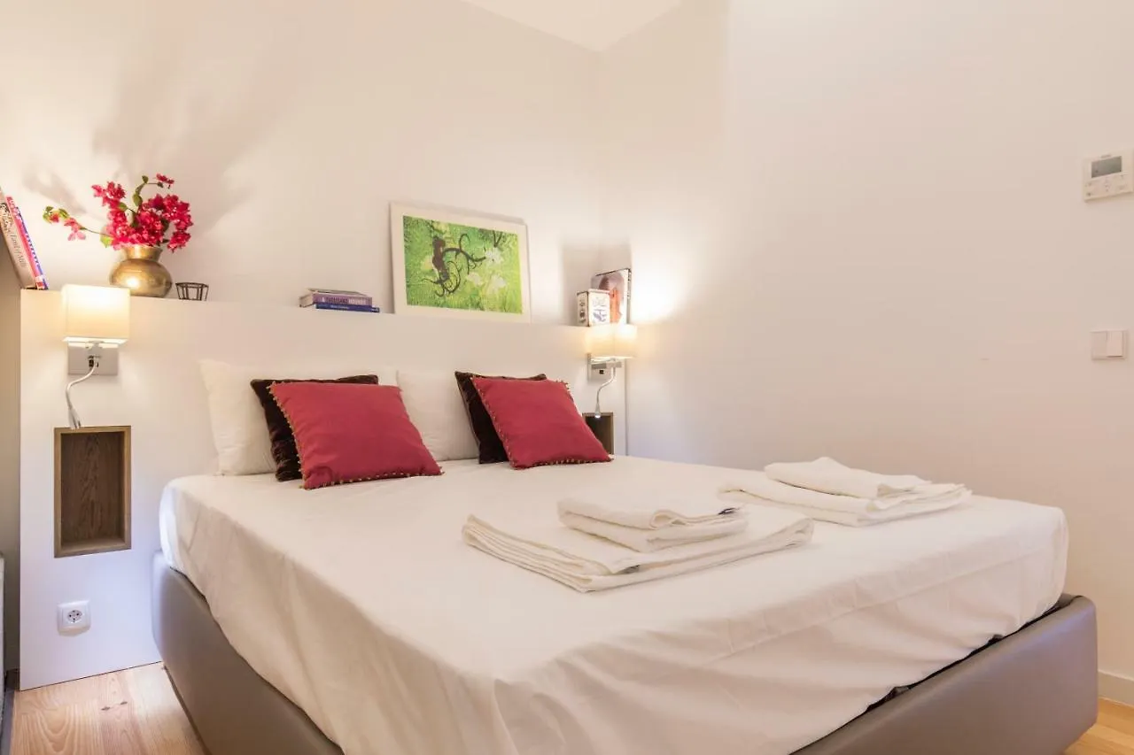 Trendy & Classic 2Bedroom Apartment Lisbon